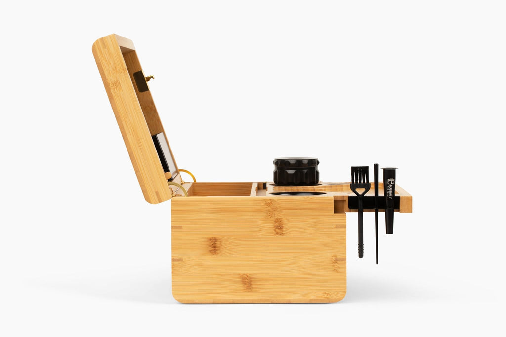 Control, elevated.
A precision-designed storage system crafted for security, organization, and seamless daily use.

Built with a biometric fingerprint lock and a thoughtfully engineered interior, Discovery 2.0 brings together modern access, clean design, and complete functionality—keeping your setup secure, organized, and always within reach.

✨ EXPERIENCE

Designed for Control
Built for those who value both privacy and precision.

From its fingerprint-enabled access to its integrated preparation surface, e
