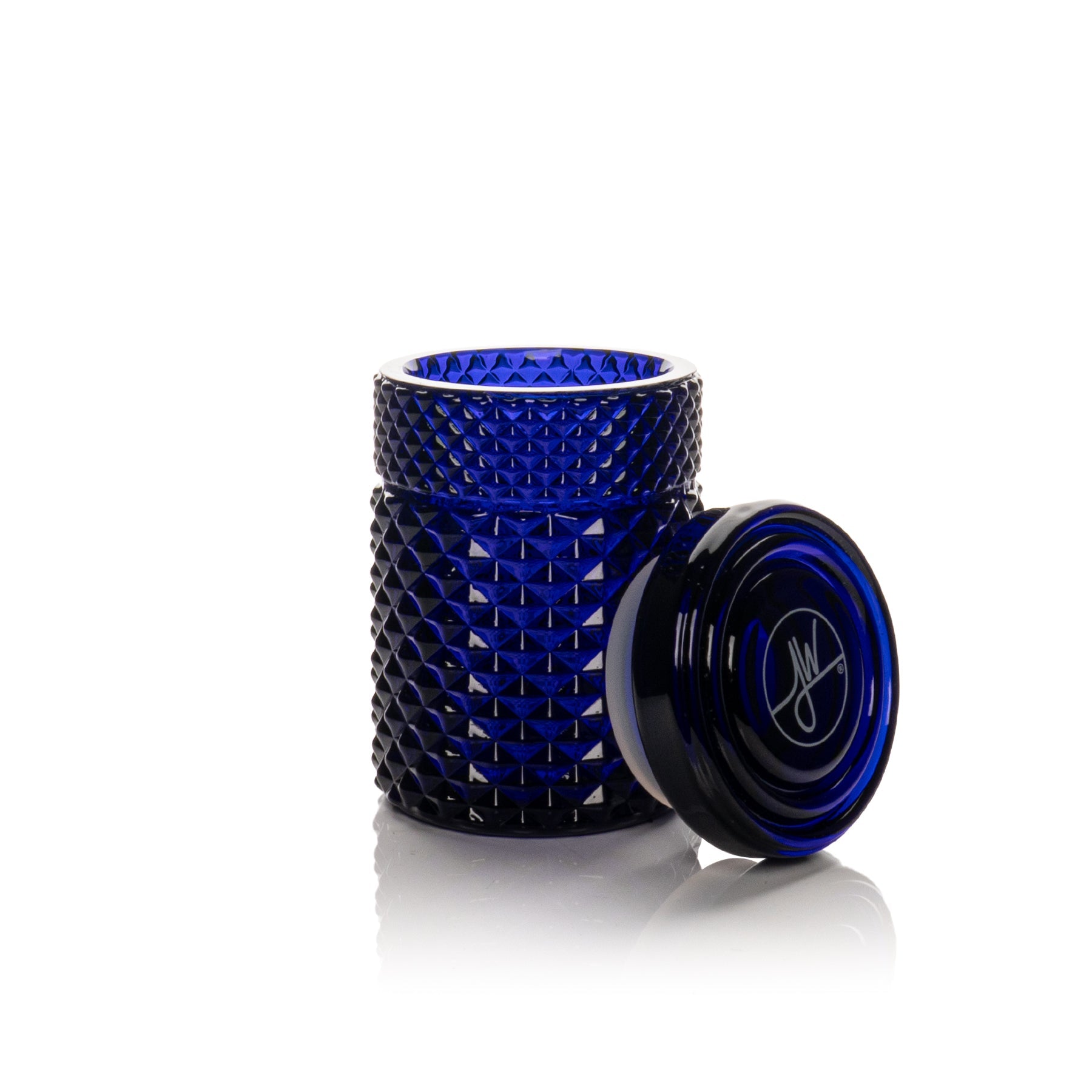 Storage, refined.

Engineered to nest perfectly inside the Twenties Collection signature ashtray, this jar keeps your setup clean, organized, and visually cohesive between moments.

📦 DETAILS
• 🧪 100% borosilicate glass construction
• 🔒 Silicone-sealed lid for an airtight fit
• 🌿 Designed to help preserve freshness
• 🧩 Designed to nest inside Twenties Collection ashtray
• 📏 Holds up to approx. 1/8 oz
• 🎁 Signature JW box with custom foam insert