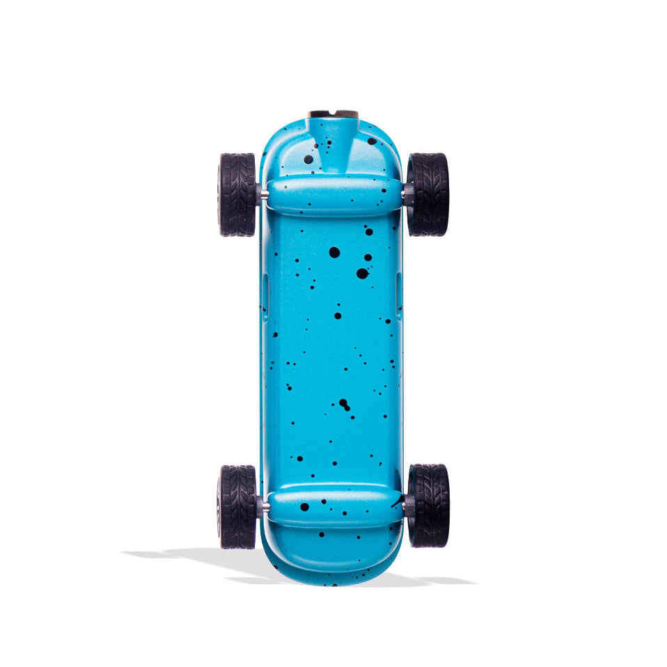 WOLF deck packaging with wolf design on a white background 510 Thread battery